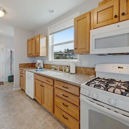 3 Bed 2 Bath Vacation Home In Newport Exterior photo