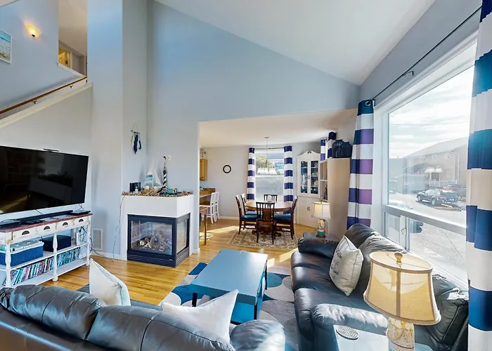 3 Bed 2 Bath Vacation Home In Newport
