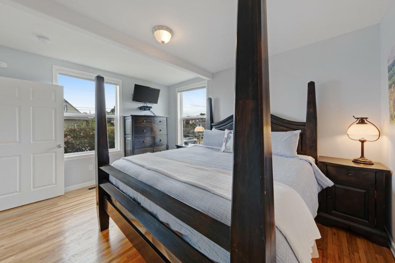 3 Bed 2 Bath Vacation In Tour de Newport