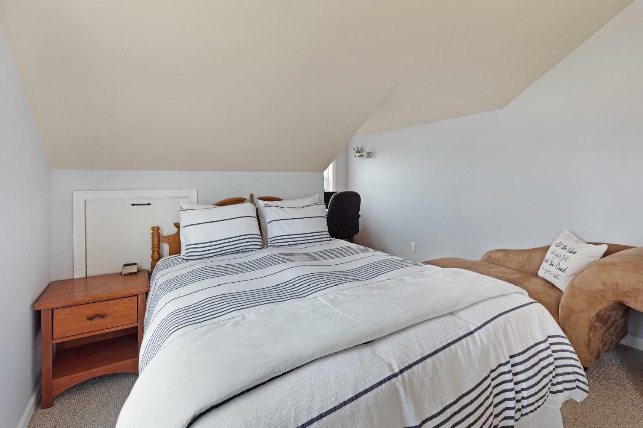 3 Bed 2 Bath Vacation In * Tour de Newport
