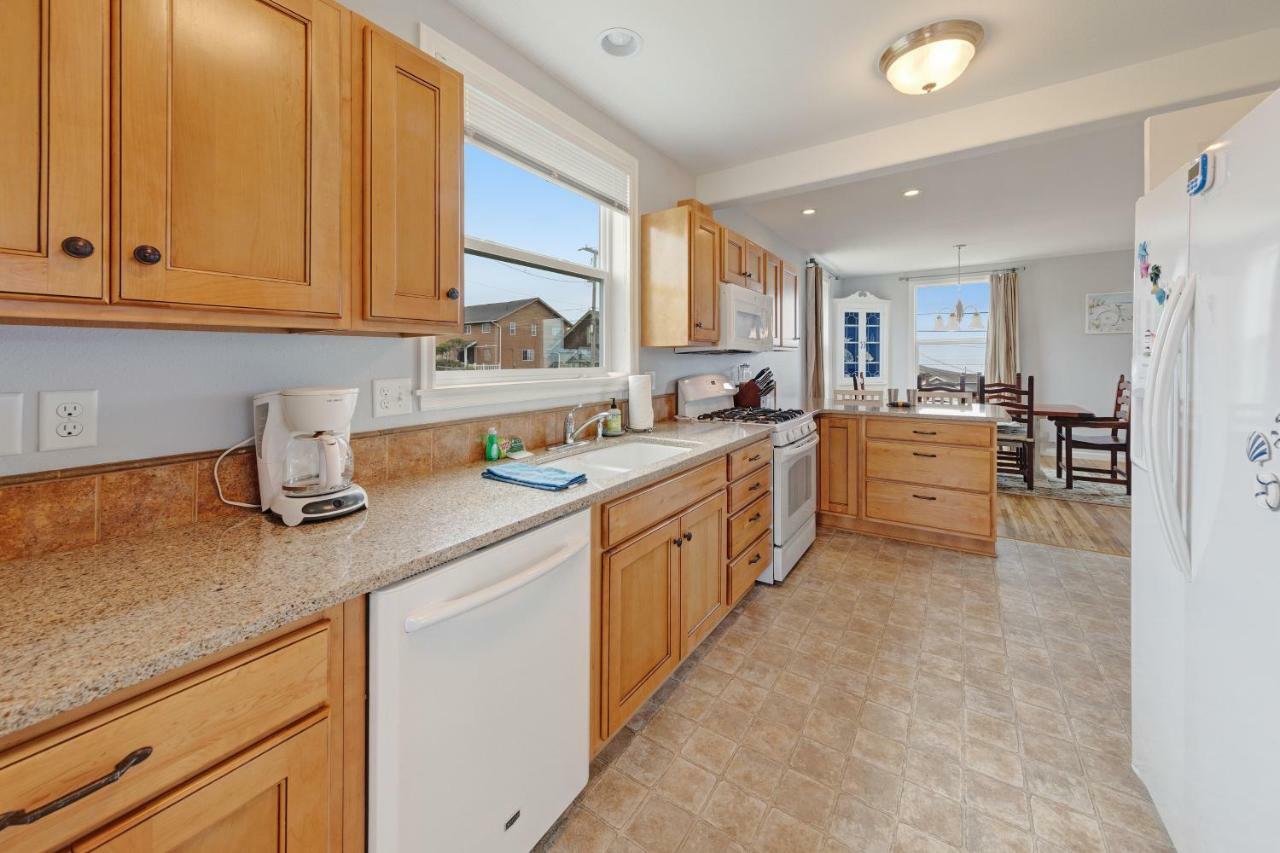 3 Bed 2 Bath Vacation In * Tour de Newport